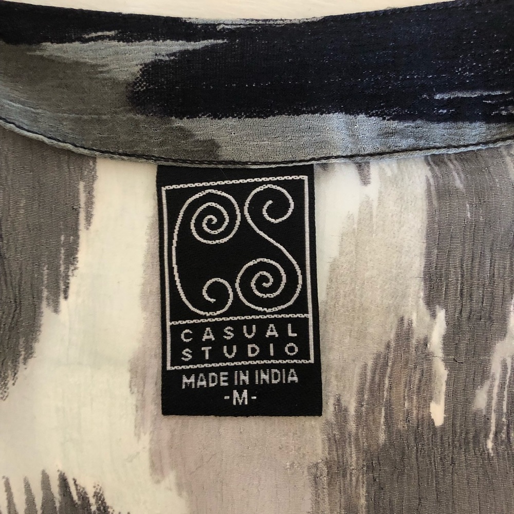 Casual Studio Button Down Top - Picture 6 of 6